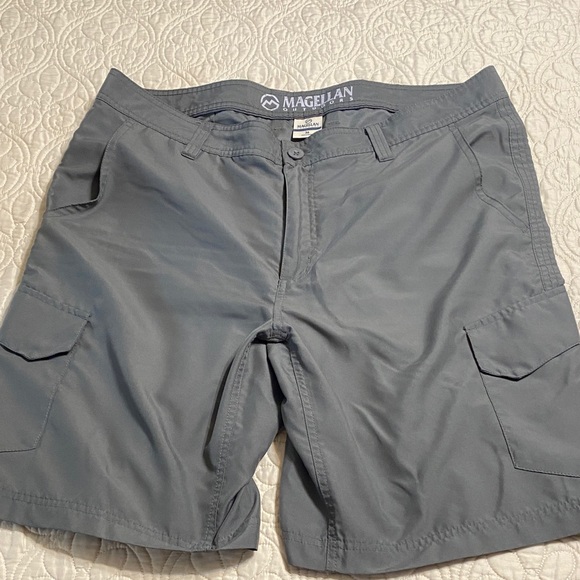 Magellan Outdoors Men's Cargo Shorts in Tan and Gray - Picture 2 of 5